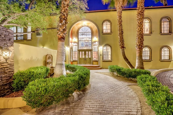 How to Choose the Right Las Vegas Vacation Rental for a Large Group