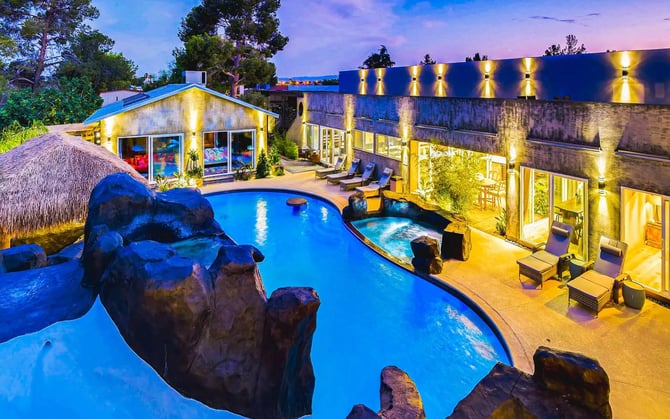 The Best Large Villa Rentals Near the Las Vegas Strip
