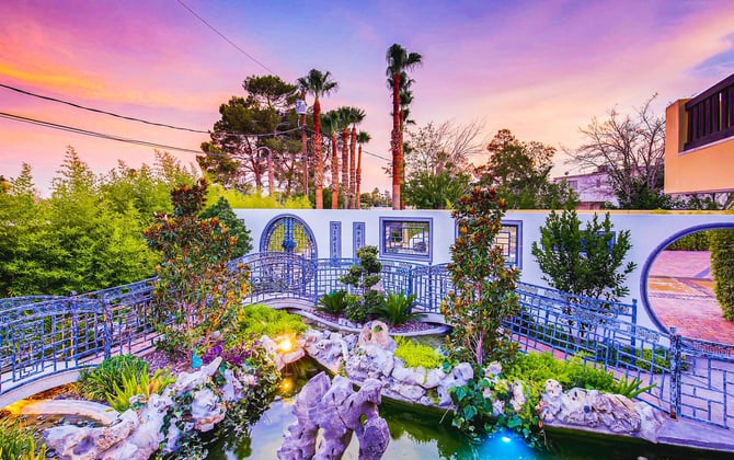 Las Vegas Wedding Venues & Planning Guide: Luxury Rentals